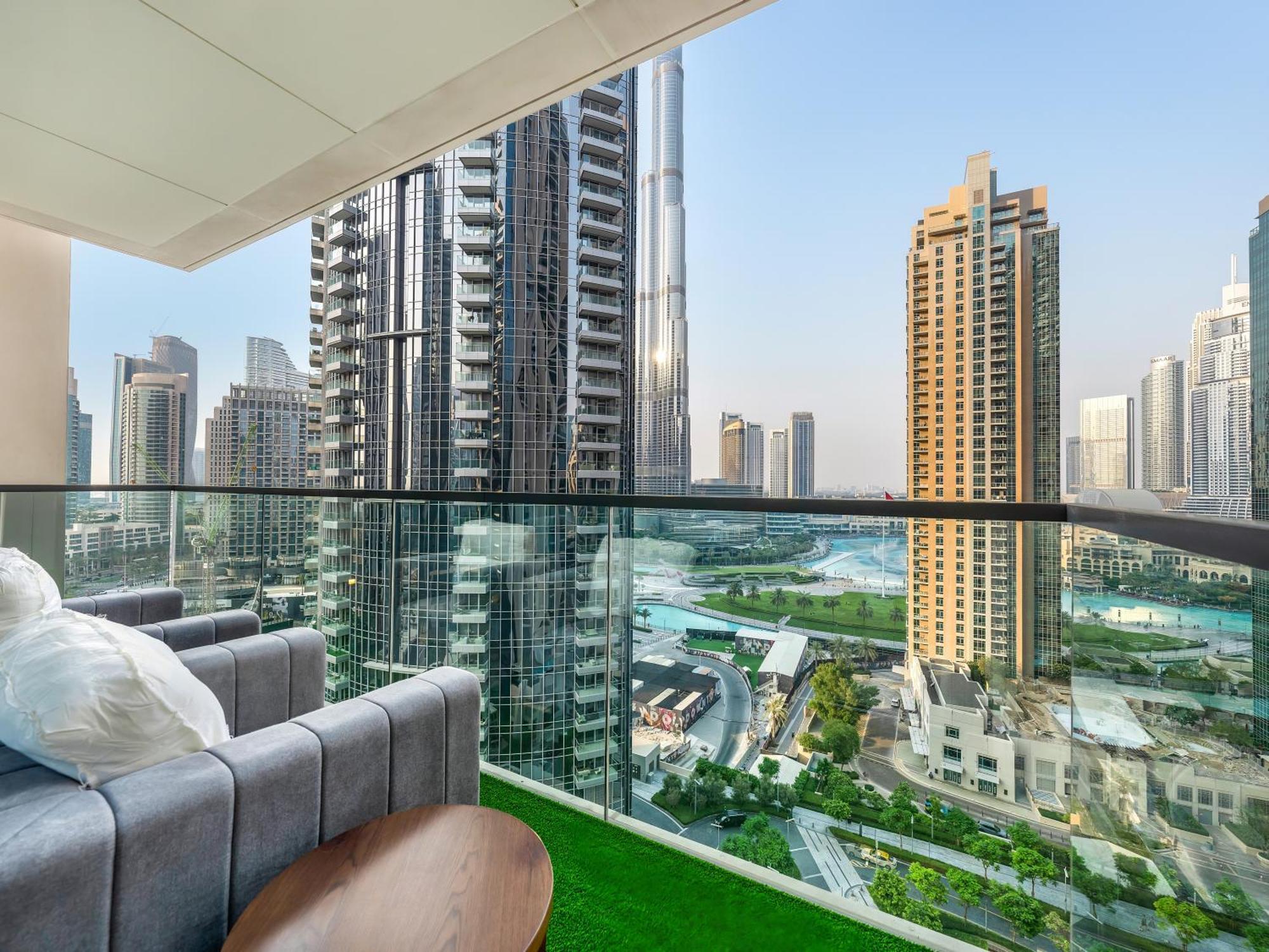 Exquisite 2 Bedroom Apartment I Burj Khalifa & Fountain Views I Free Gym, Pool, Parking, Wi-Fi And Ps5 I By Skyline Serenity Dubai Exterior photo