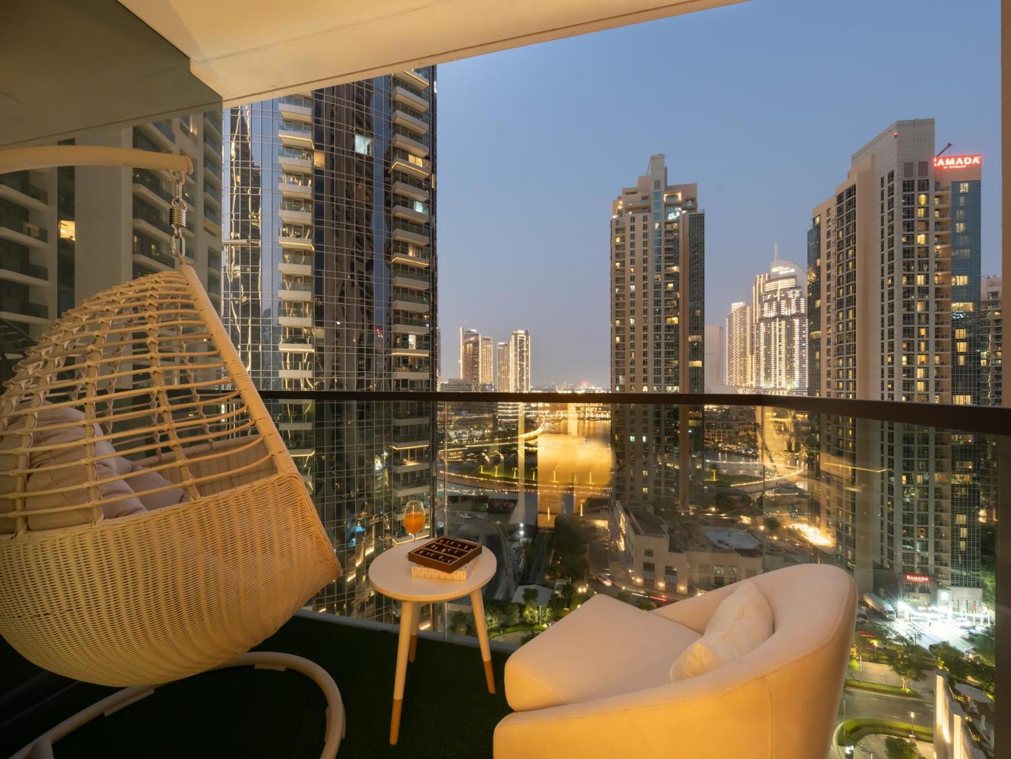 Exquisite 2 Bedroom Apartment I Burj Khalifa & Fountain Views I Free Gym, Pool, Parking, Wi-Fi And Ps5 I By Skyline Serenity Dubai Exterior photo