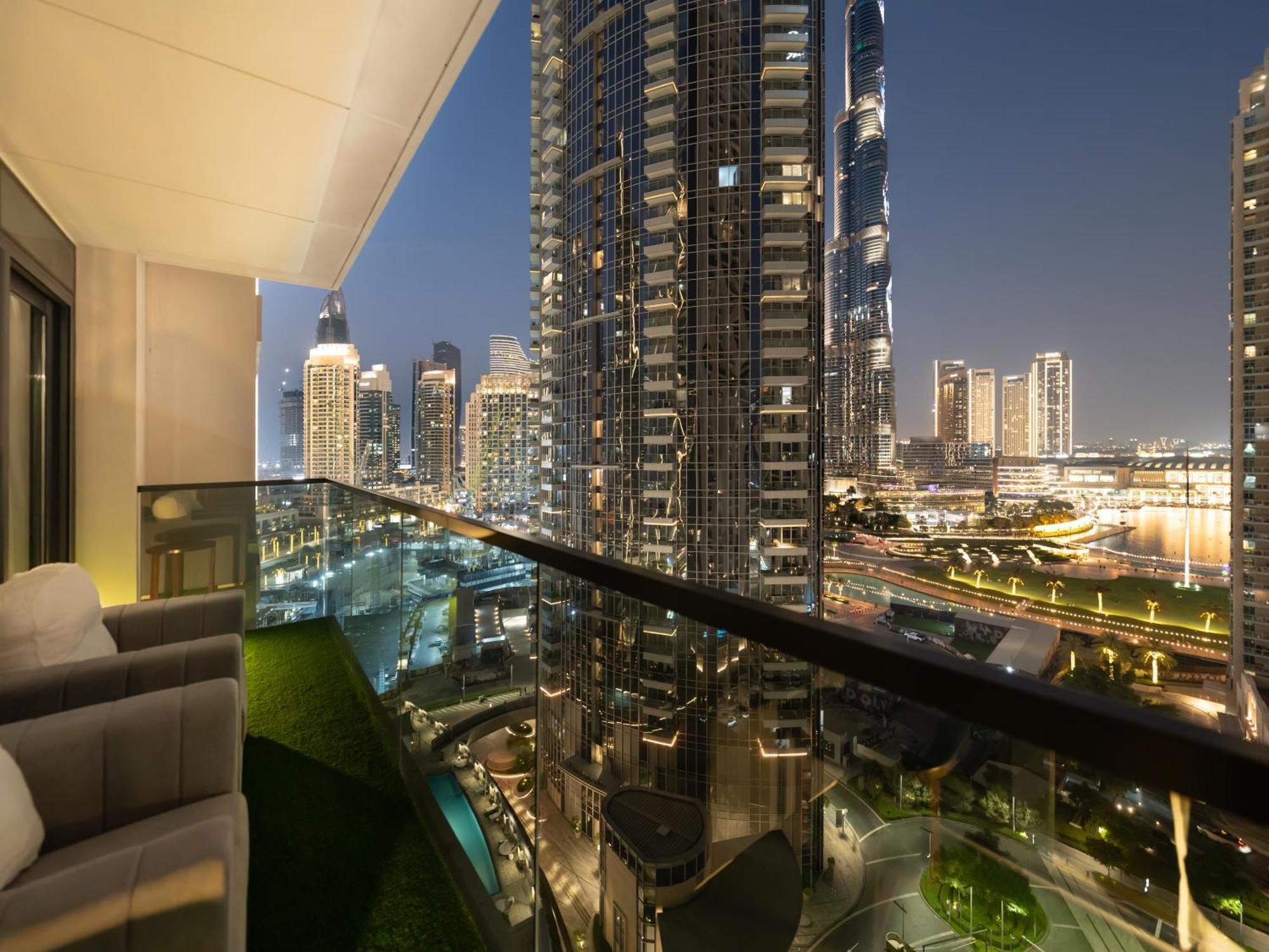 Exquisite 2 Bedroom Apartment I Burj Khalifa & Fountain Views I Free Gym, Pool, Parking, Wi-Fi And Ps5 I By Skyline Serenity Dubai Exterior photo